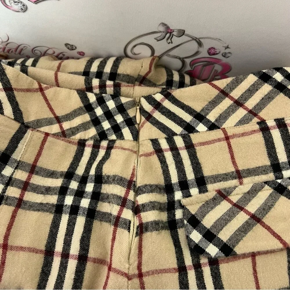 Burberry skirt plaid nova check print pleated pockets on back cute school girl